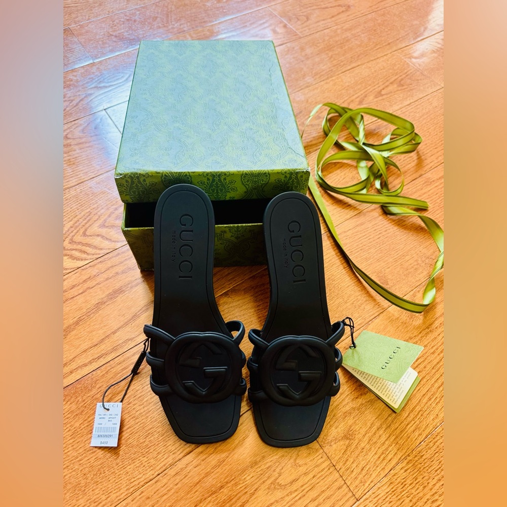 GUCCI WOMEN'S INTERLOCKING G SLIDE SANDAL black Size 9